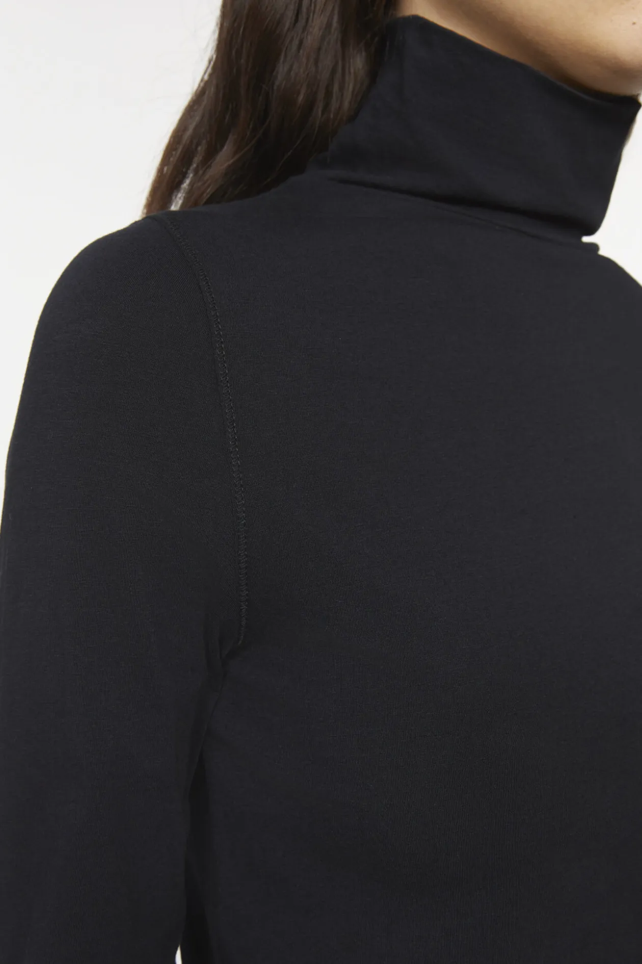 Kiena Turtle Neck